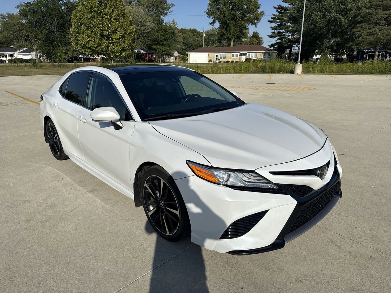 Used 2020 Toyota Camry XSE image 1
