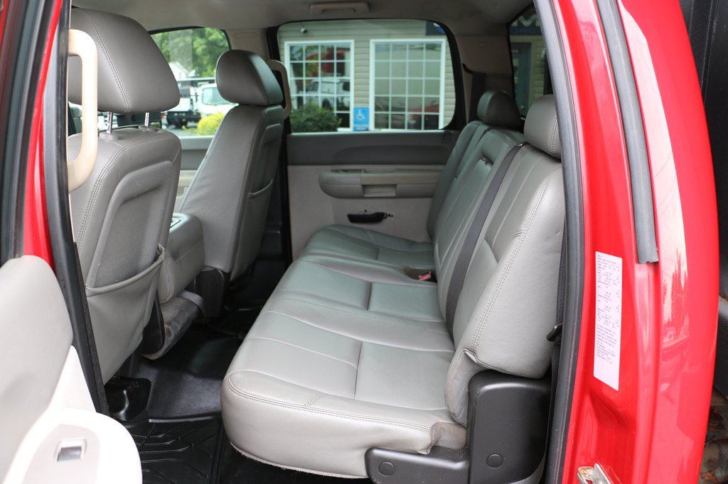 Used 2011 Chevrolet Silverado 3500 W/T w/ Snow Plow Prep Package AWD/4WD image 17