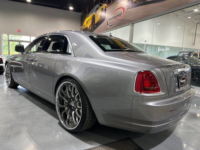 Used 2010 Rolls-Royce Ghost RWD image 36