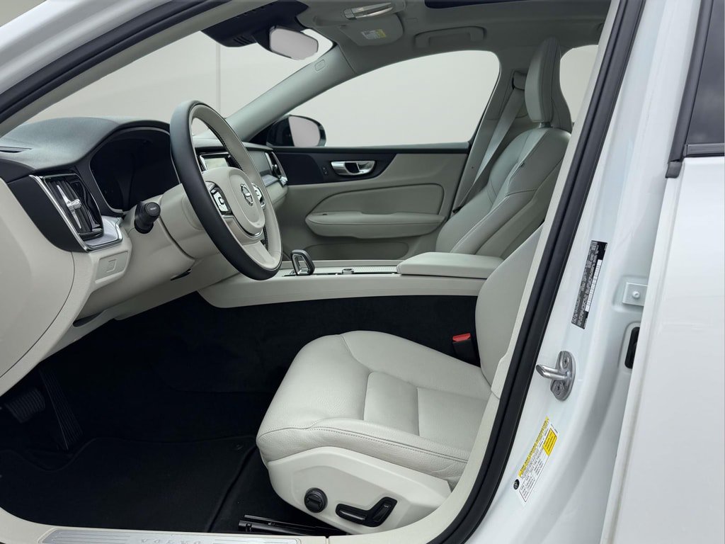 Used 2024 Volvo S60 B5 Core FWD image 15