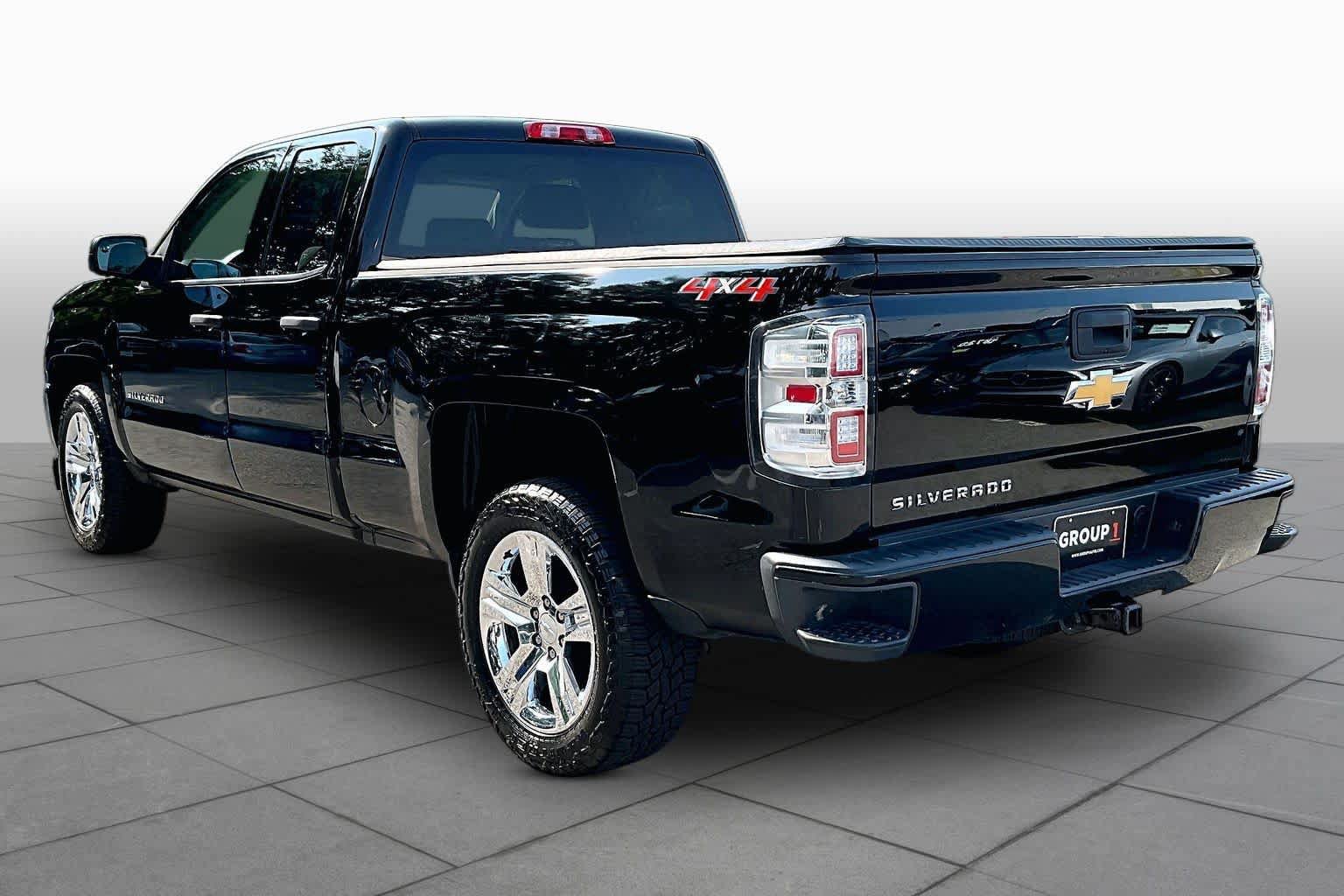 Used 2018 Chevrolet Silverado 1500 Custom w/ Trailering Package AWD/4WD image 12