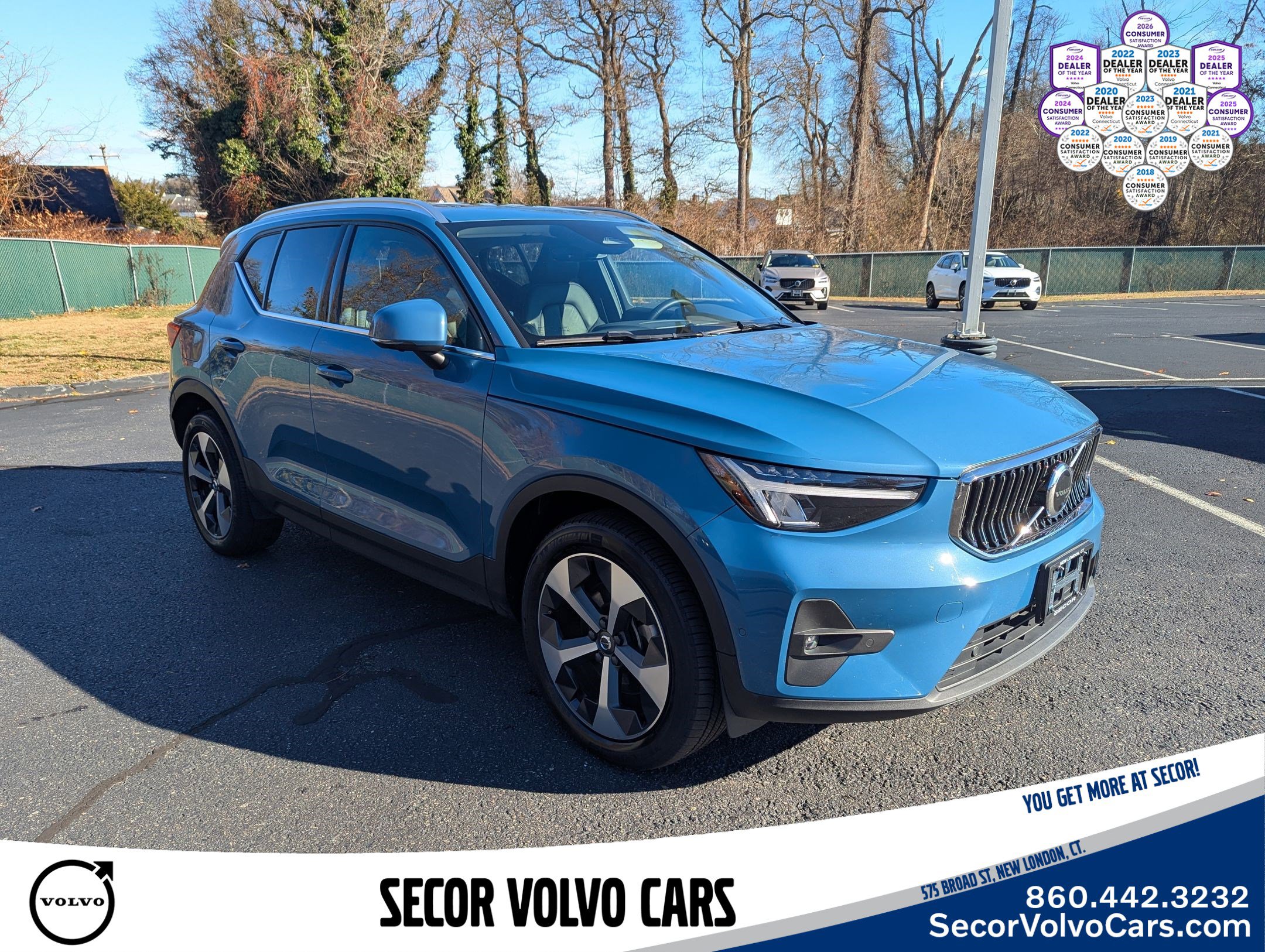Certified 2023 Volvo XC40 B5 Plus w/ Driver Assist Package image 2