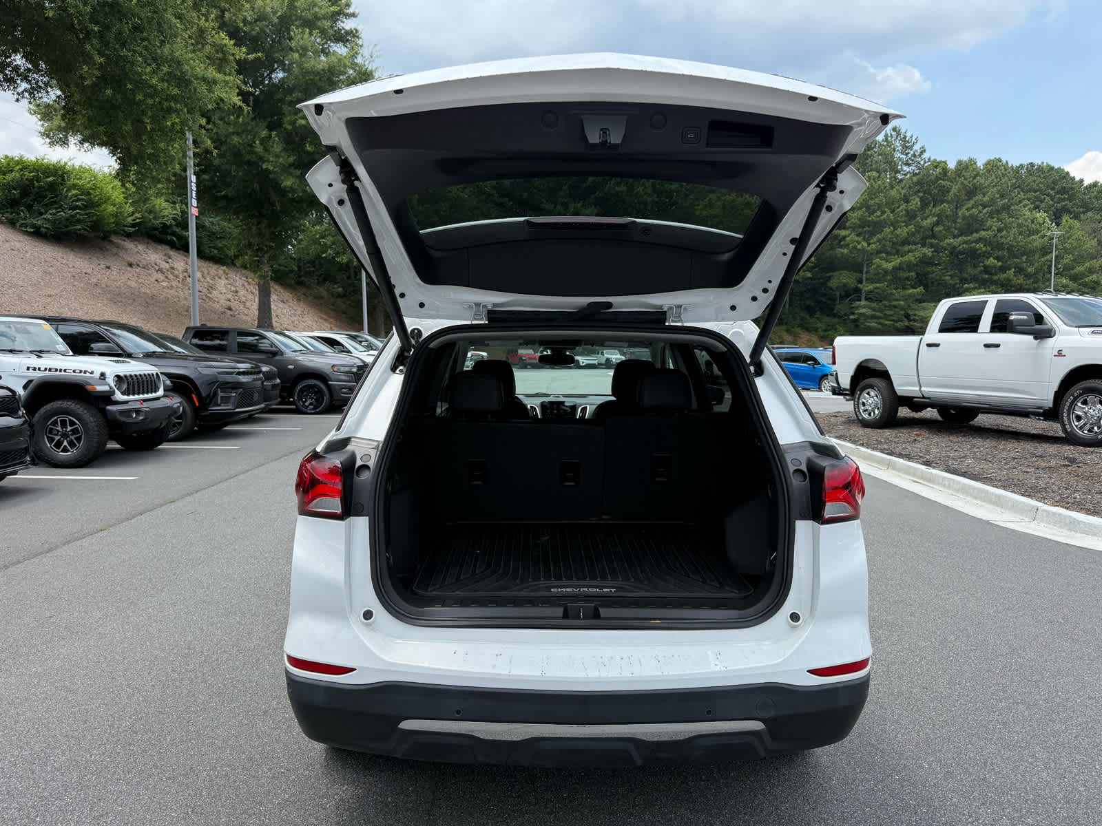 Used 2022 Chevrolet Equinox Premier AWD/4WD image 28
