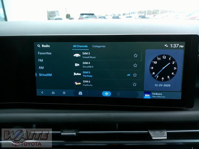 Used 2025 Hyundai Santa Cruz SE image 14