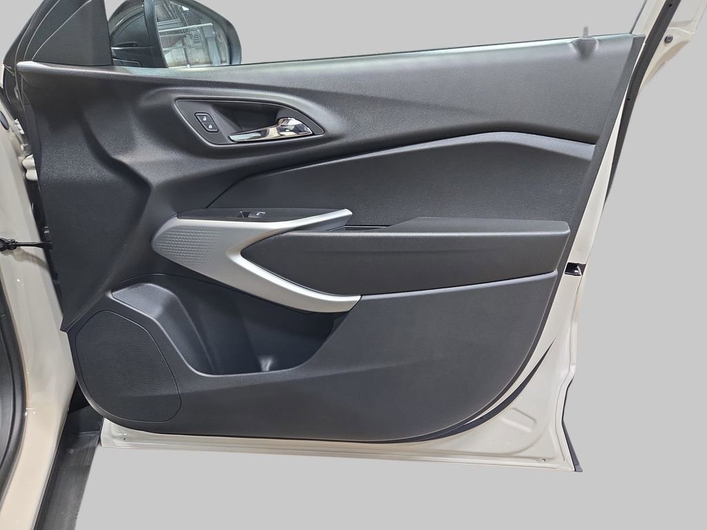 New 2026 Chevrolet Trax RS FWD image 11