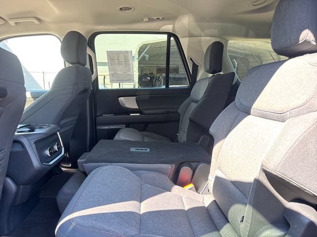 Used 2025 Ford Expedition Max Active AWD/4WD image 11