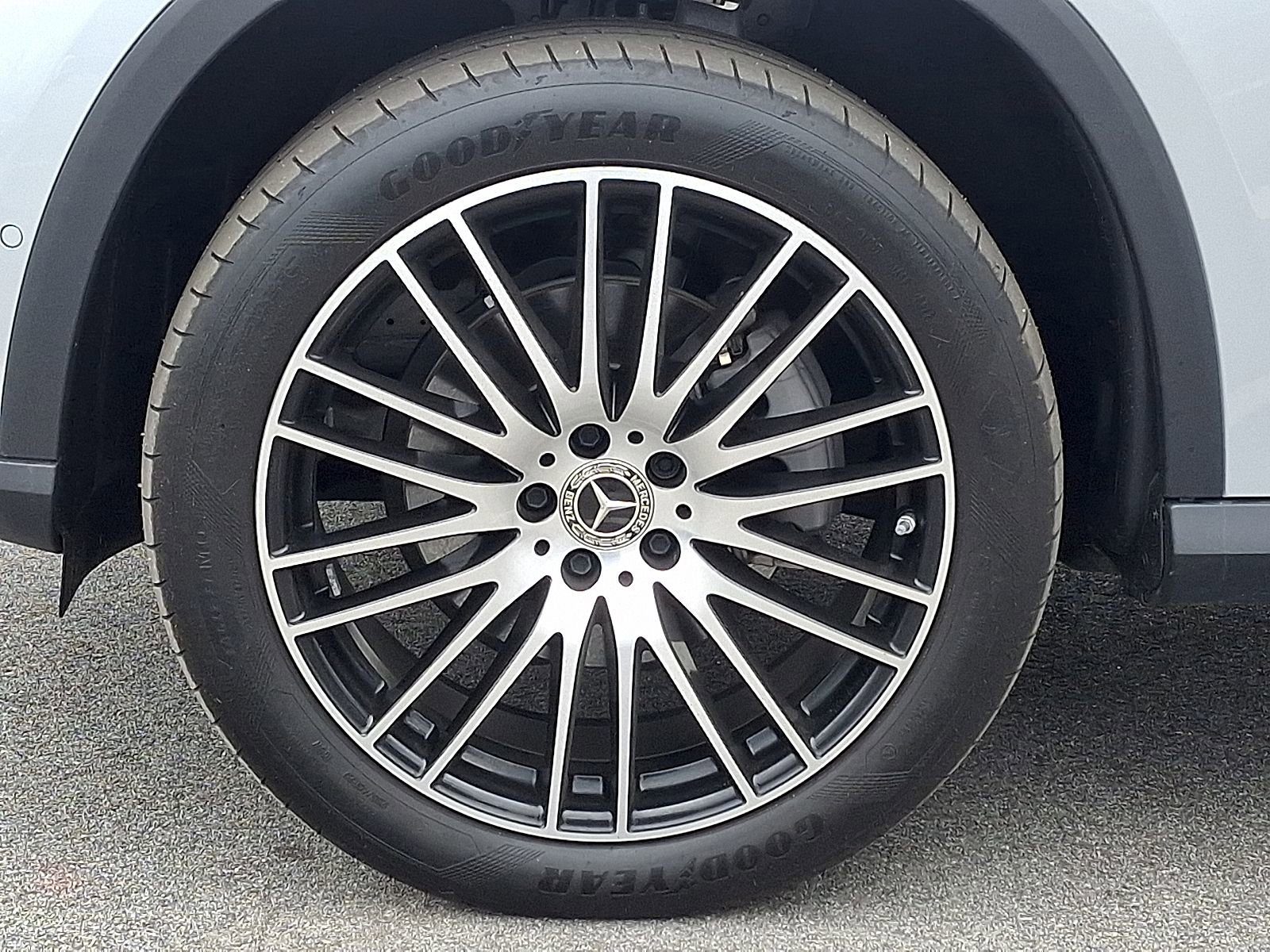 Used 2023 Mercedes-Benz GLC 300 4MATIC image 8