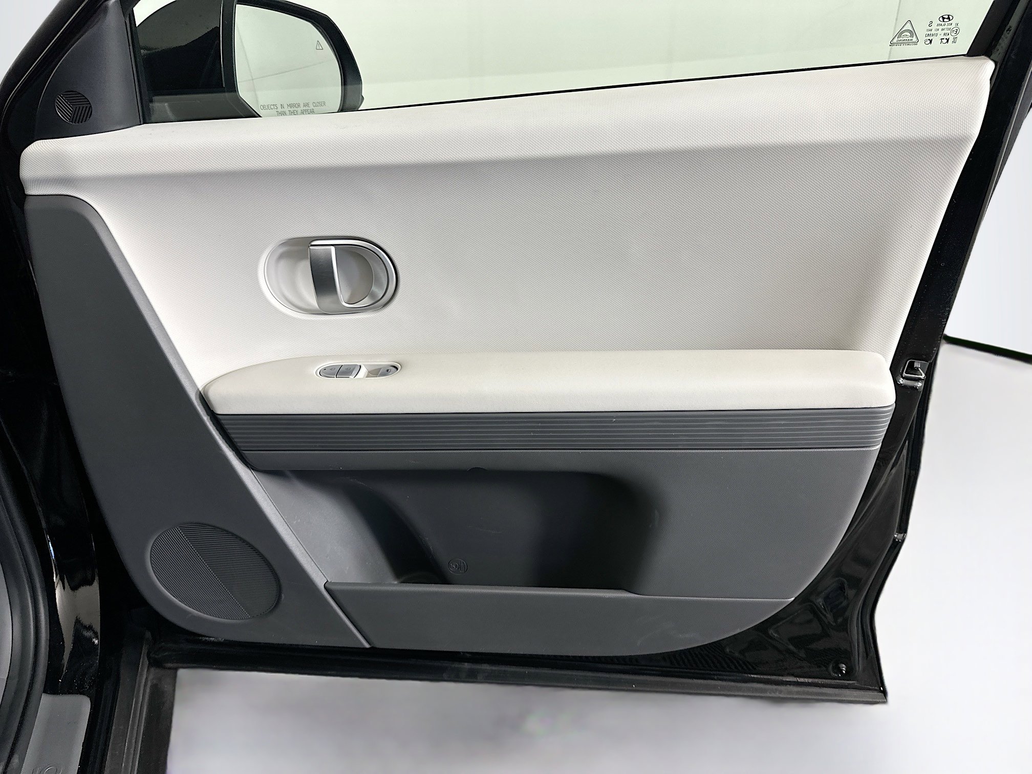 Used 2024 Hyundai Ioniq 5 SE RWD image 31