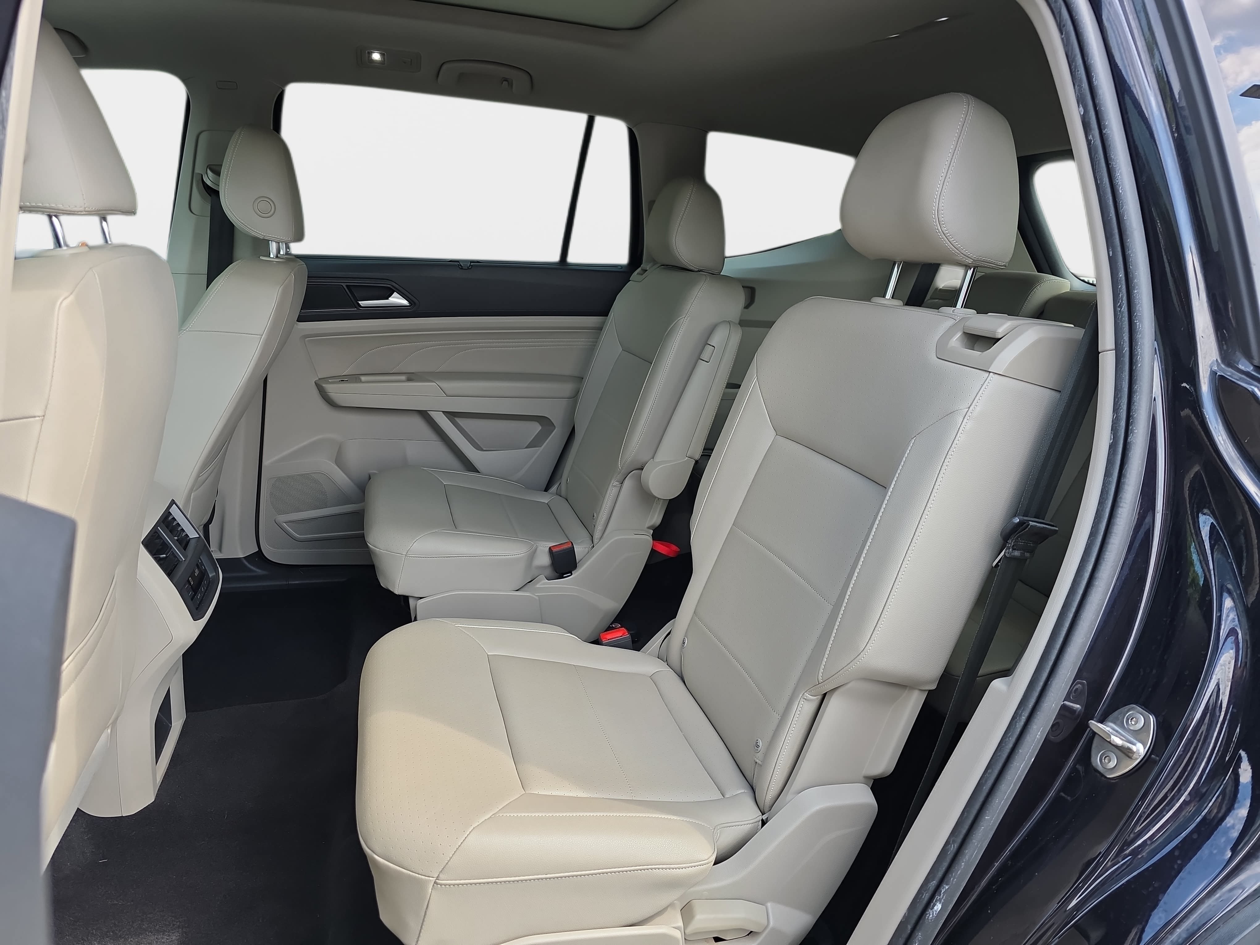 Used 2021 Volkswagen Atlas SE FWD image 12