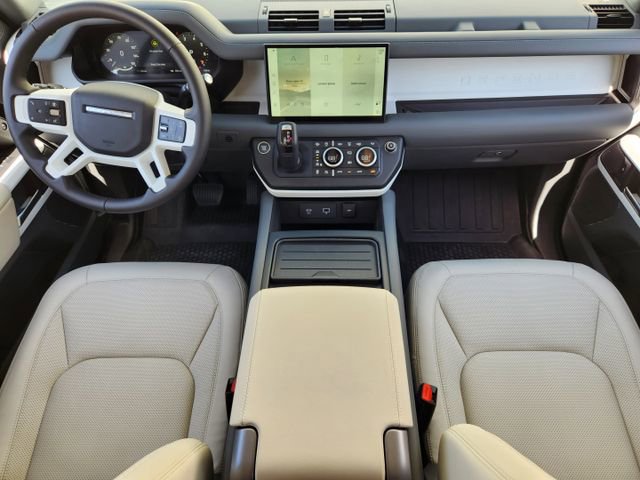 Used 2024 Land Rover Defender 110 SE image 25
