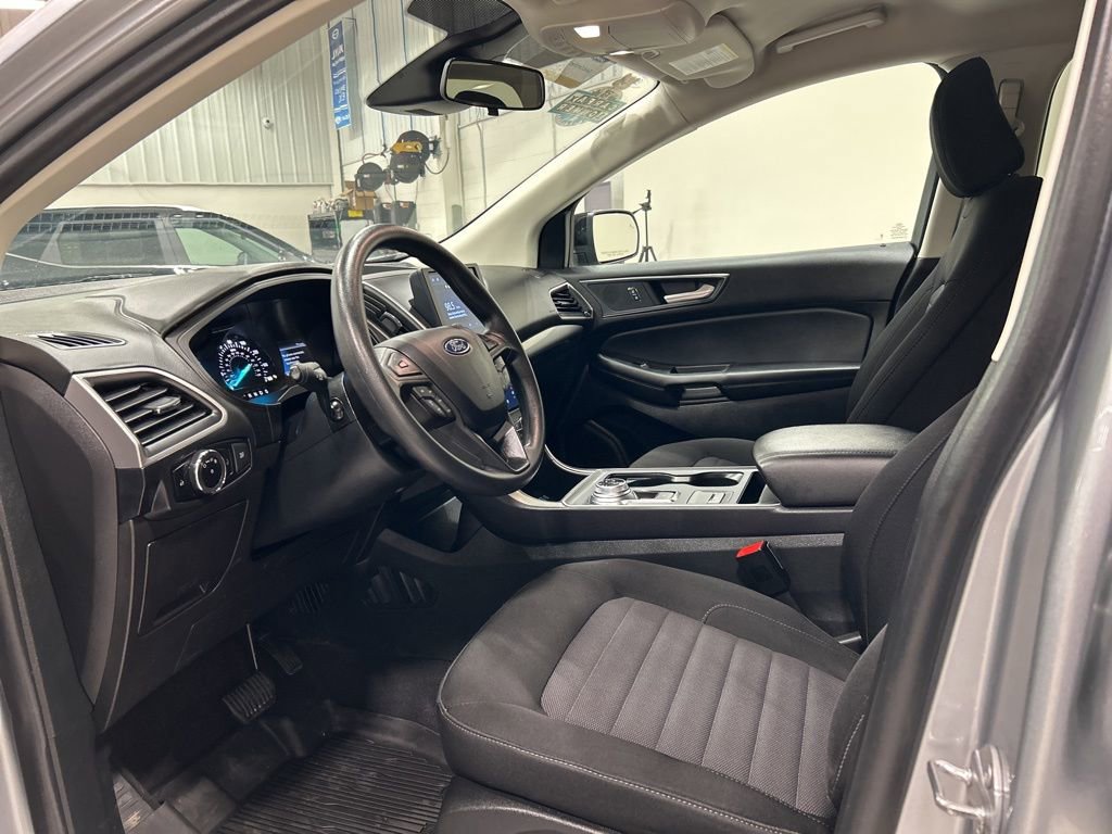Certified 2024 Ford Edge SE w/ Black Appearance Package AWD/4WD image 11