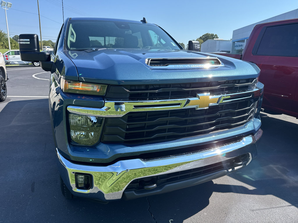 New 2026 Chevrolet Silverado 2500 LT w/ Convenience Package AWD/4WD image 2
