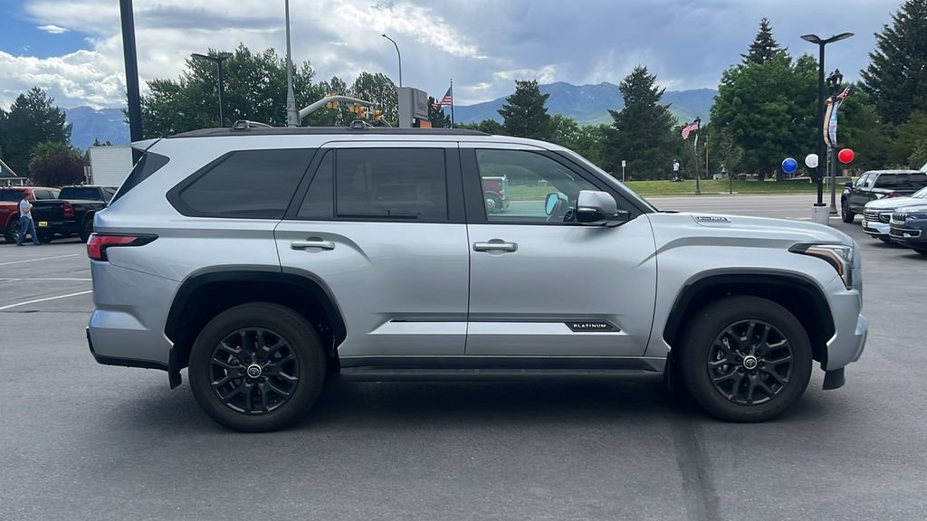 Used 2024 Toyota Sequoia Platinum AWD/4WD image 4