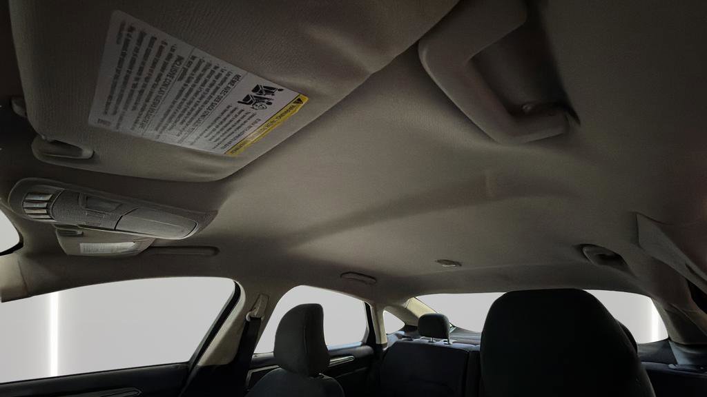 Used 2017 Ford Fusion SE w/ Fusion SE Technology Package image 32