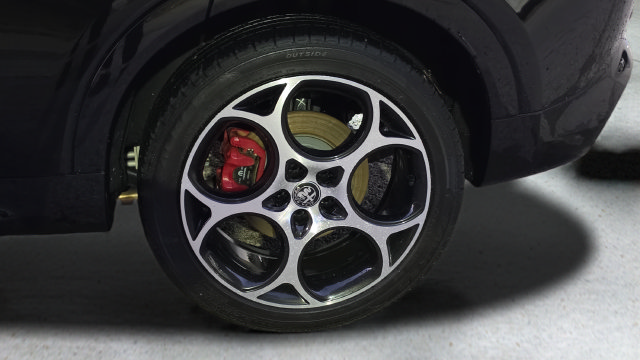 Used 2025 Alfa Romeo Tonale w/ Premium Package AWD/4WD image 19