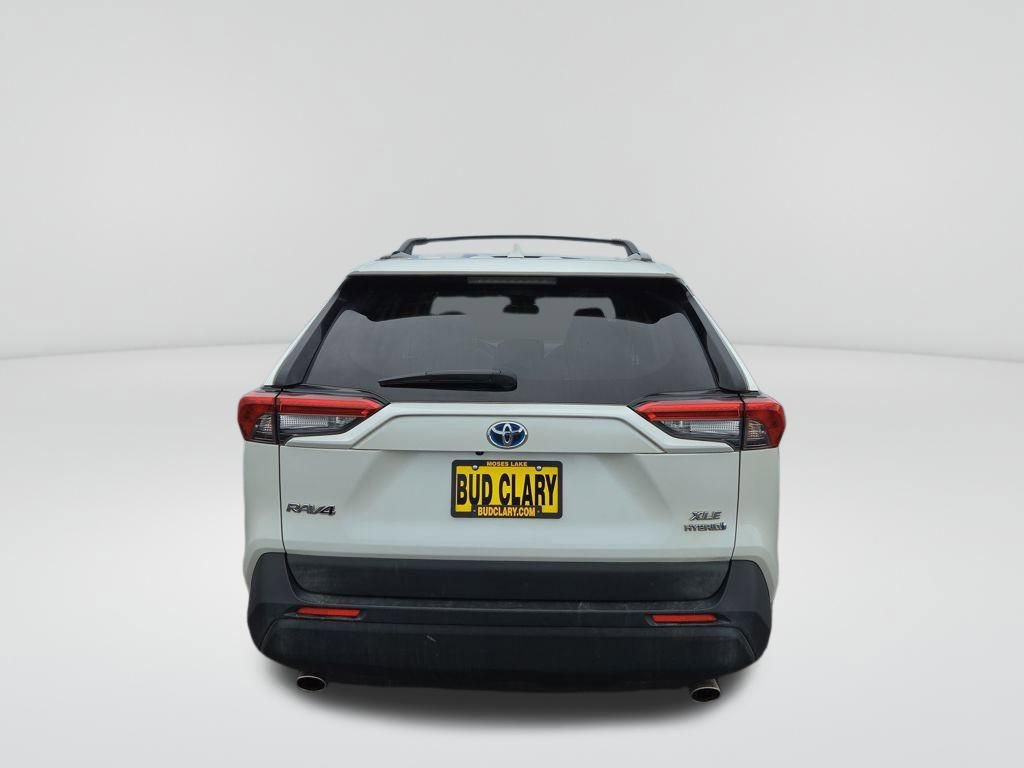 Used 2022 Toyota RAV4 XLE Premium image 5