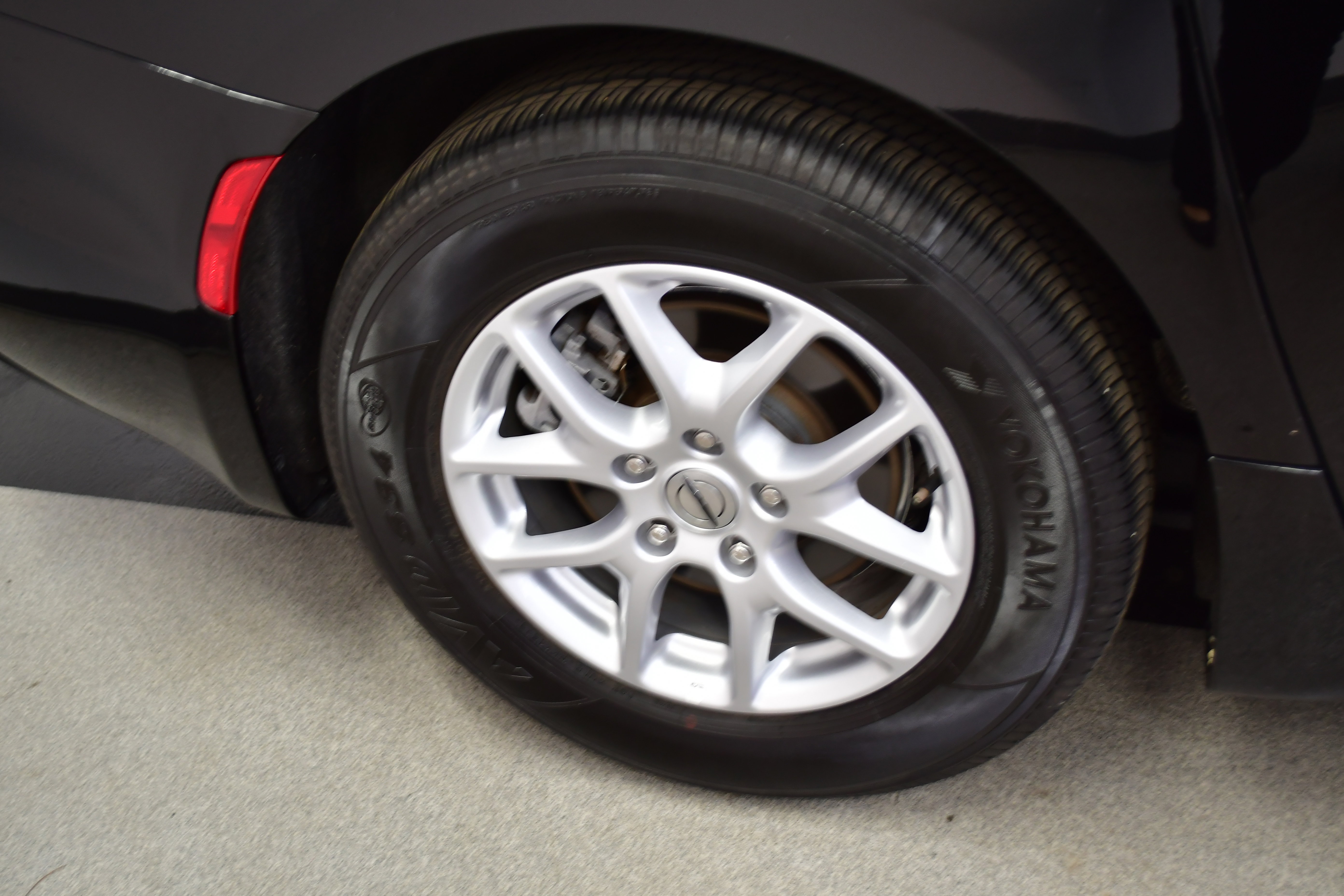 Used 2024 Chrysler Pacifica Touring-L image 37