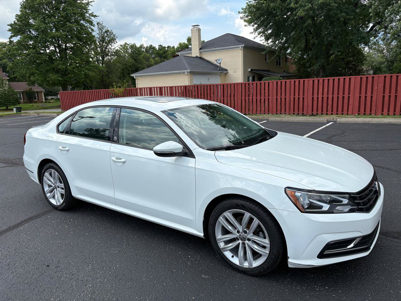 Used 2019 Volkswagen Passat 2.0T Wolfsburg FWD image 1