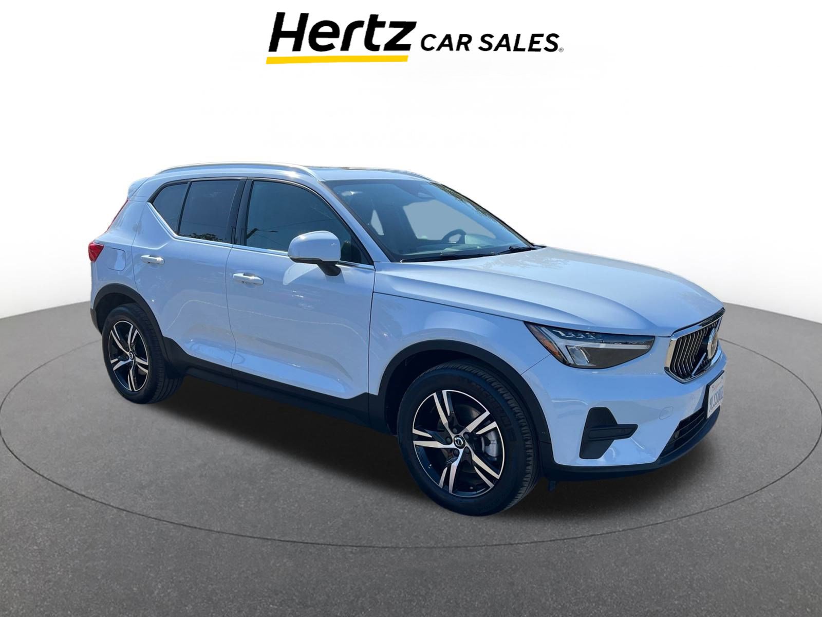 Used 2024 Volvo XC40 B5 Core
