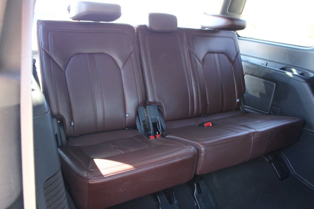 Used 2024 Ford Expedition Limited image 33