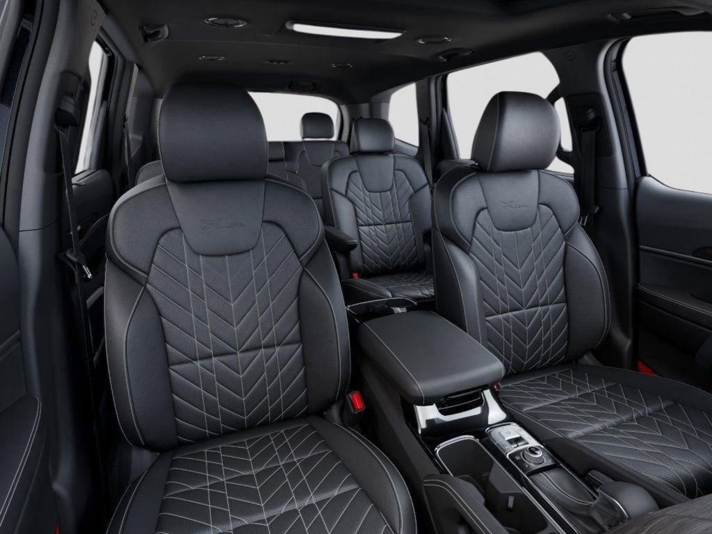 Used 2025 Kia Telluride AWD image 15