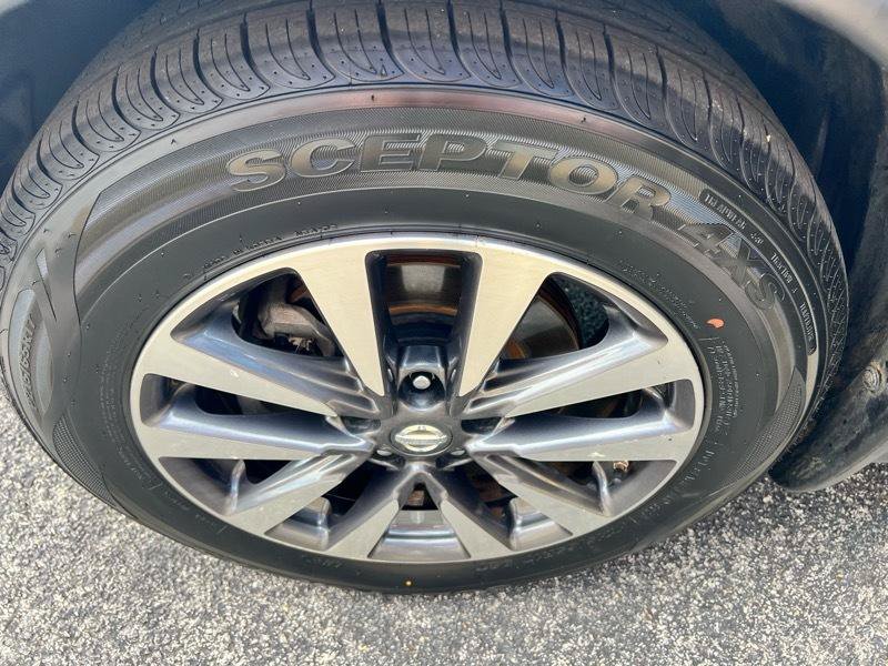 Used 2017 Nissan Juke S FWD image 18