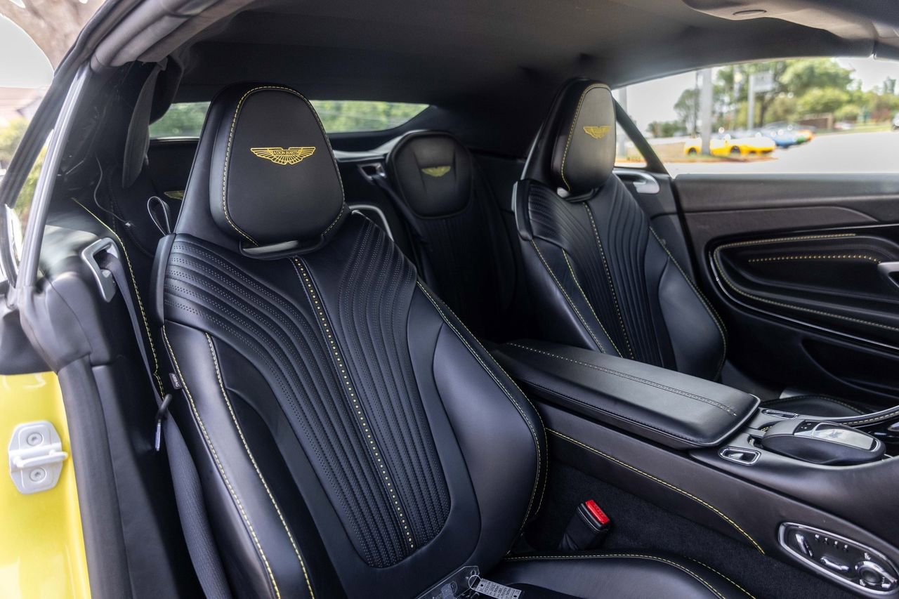 Used 2022 Aston Martin DB11 Volante RWD image 57