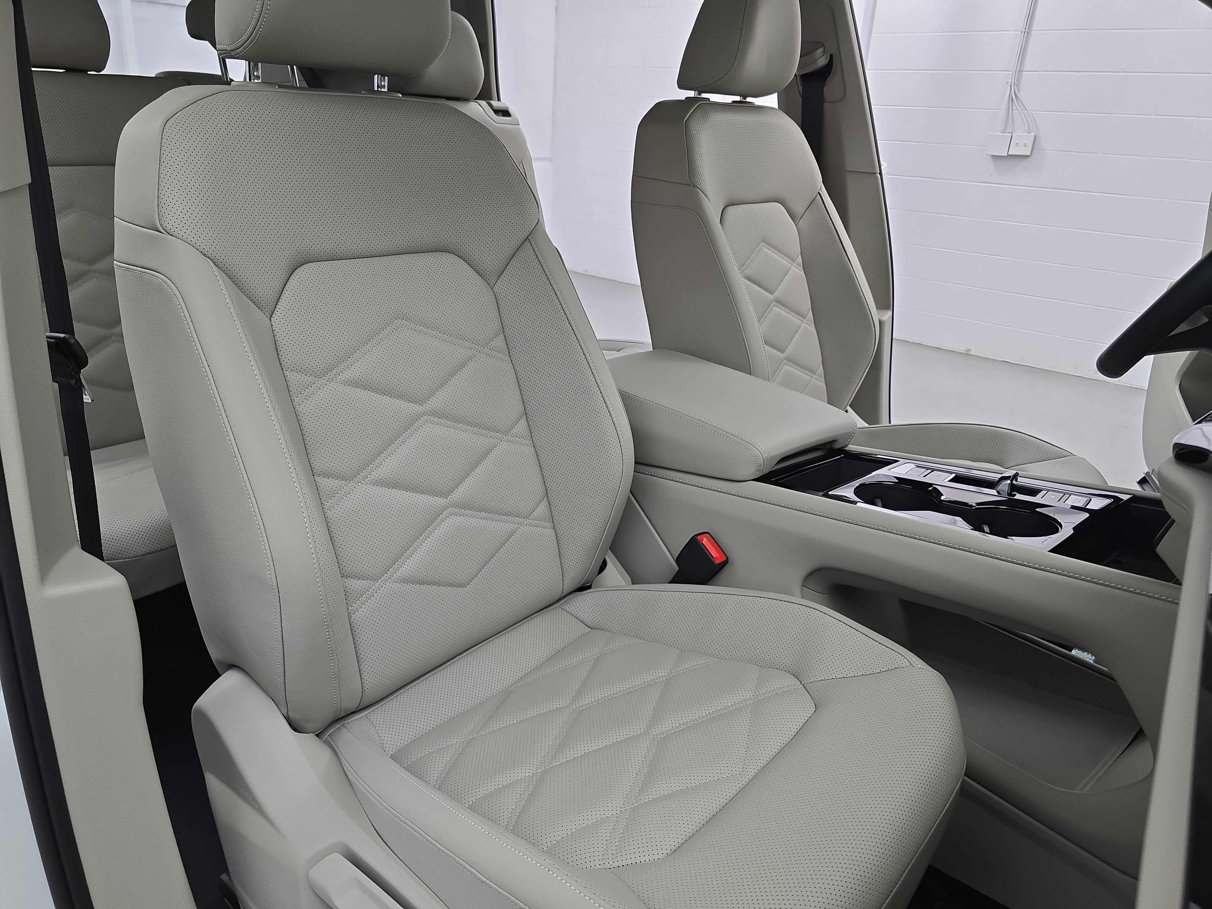 New 2026 Volkswagen Atlas SE FWD image 10