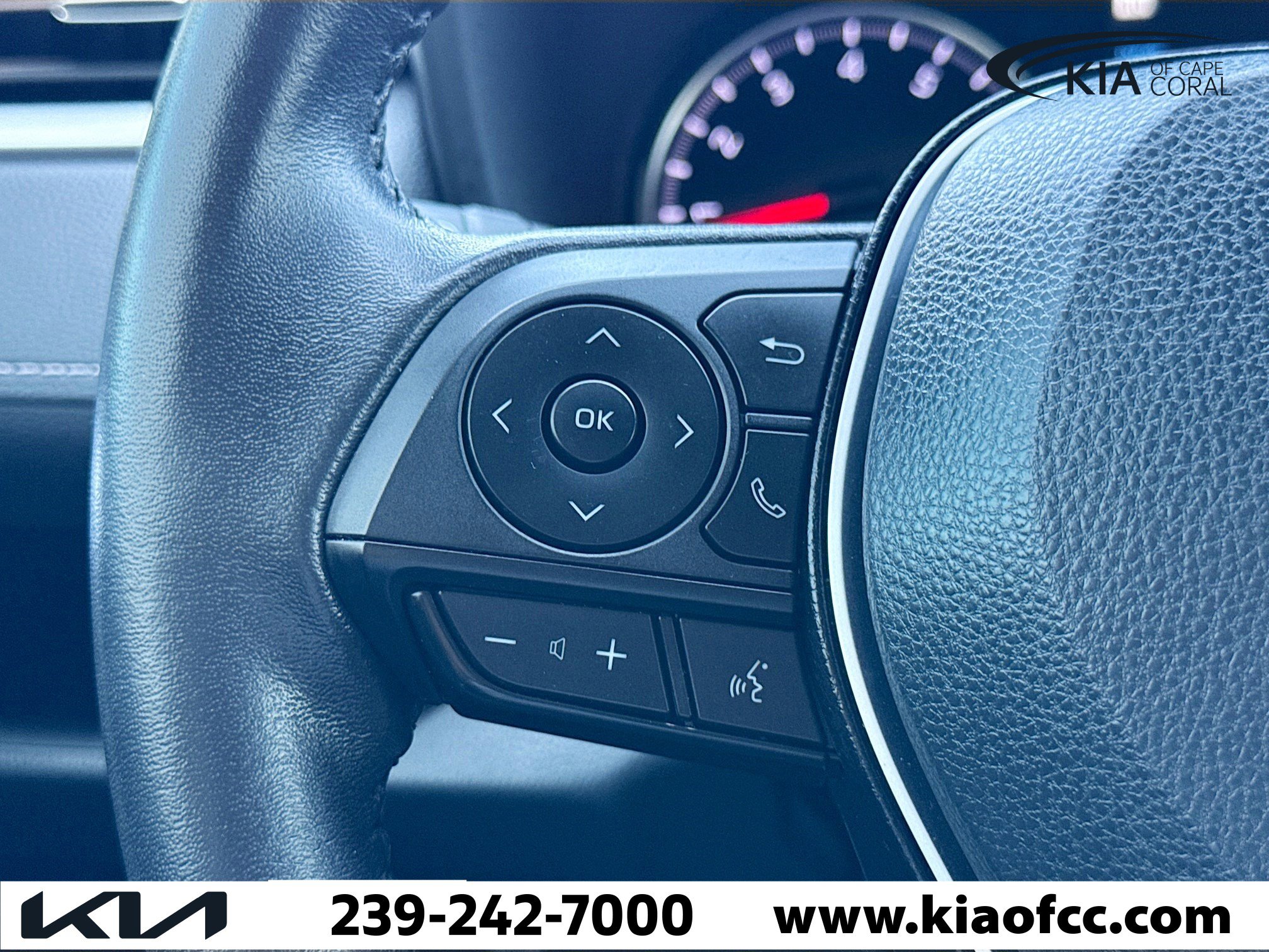 Used 2022 Toyota RAV4 XLE Premium image 29