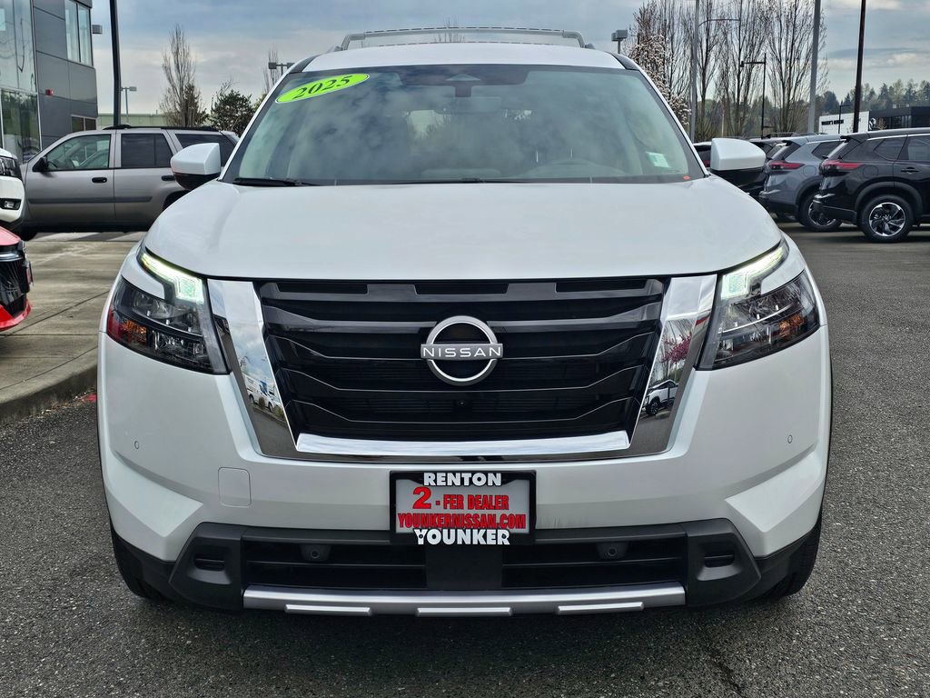 Certified 2025 Nissan Pathfinder SL image 2