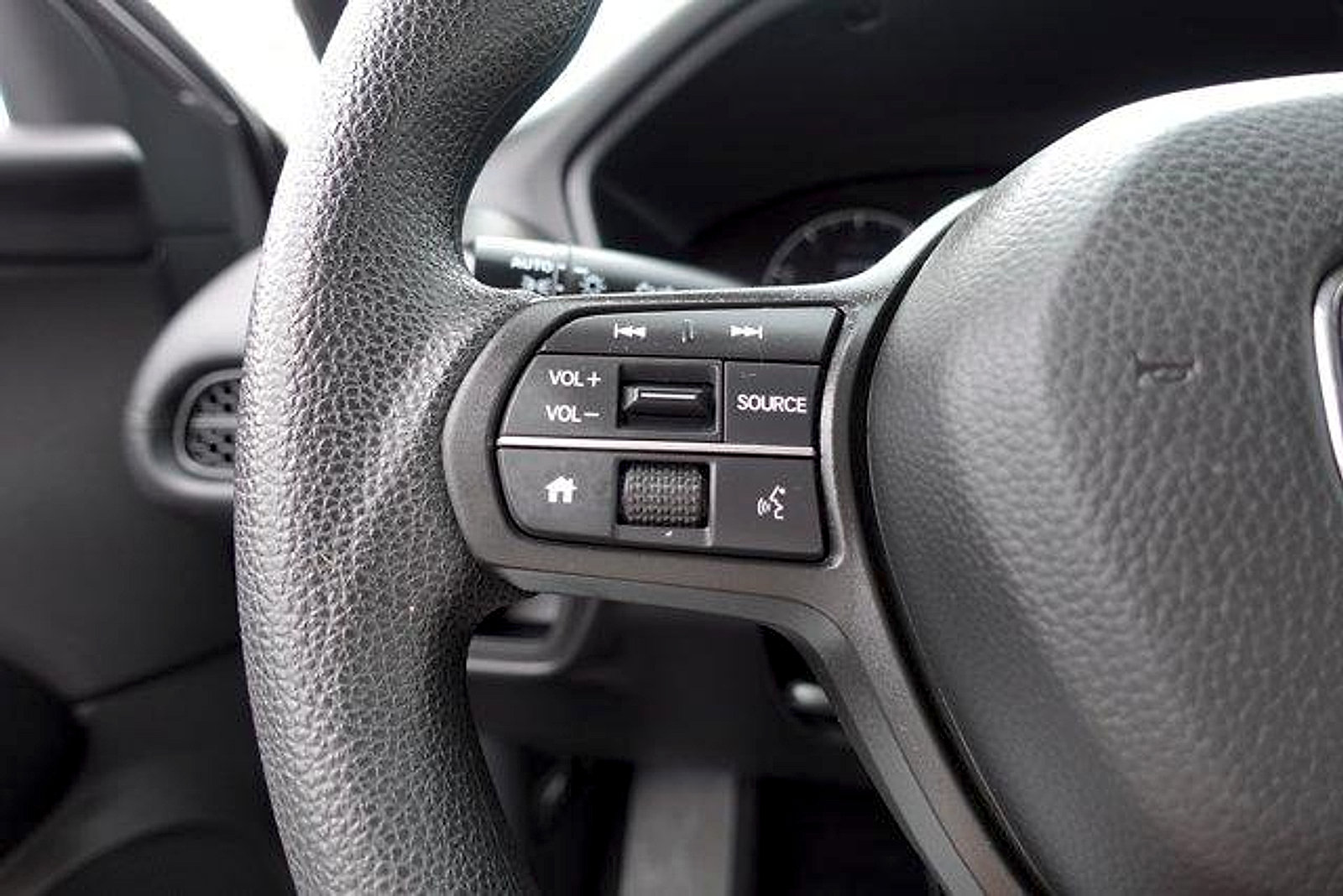 Used 2025 Honda HR-V LX image 13