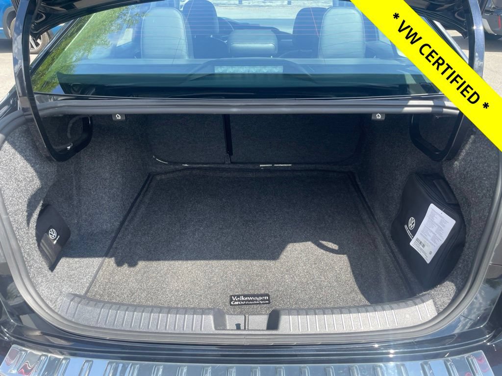 Certified 2022 Volkswagen Jetta SE FWD image 19