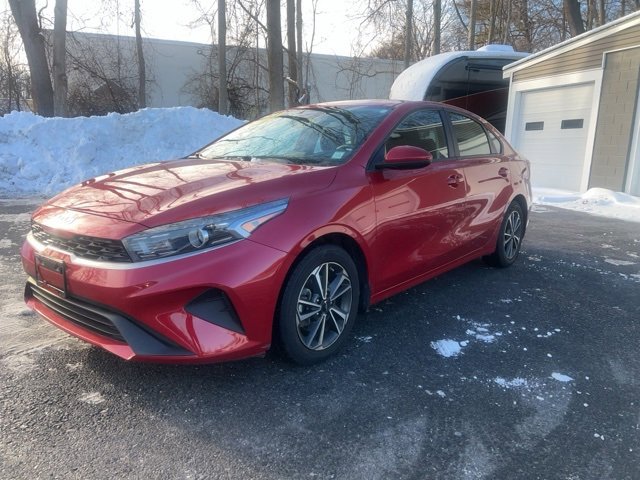 Used 2023 Kia Forte LXS image 2