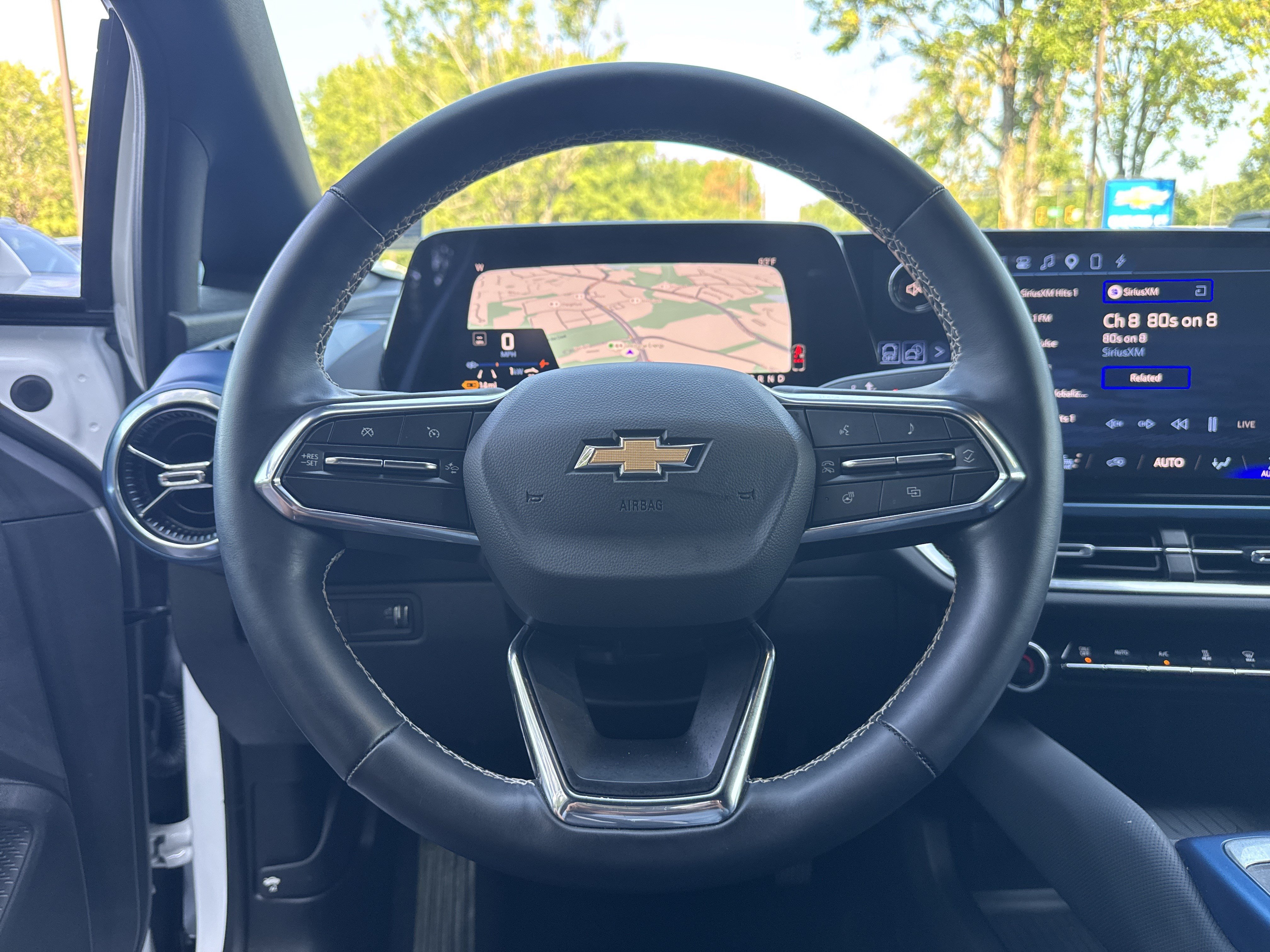 Certified 2024 Chevrolet Equinox EV LT FWD image 24