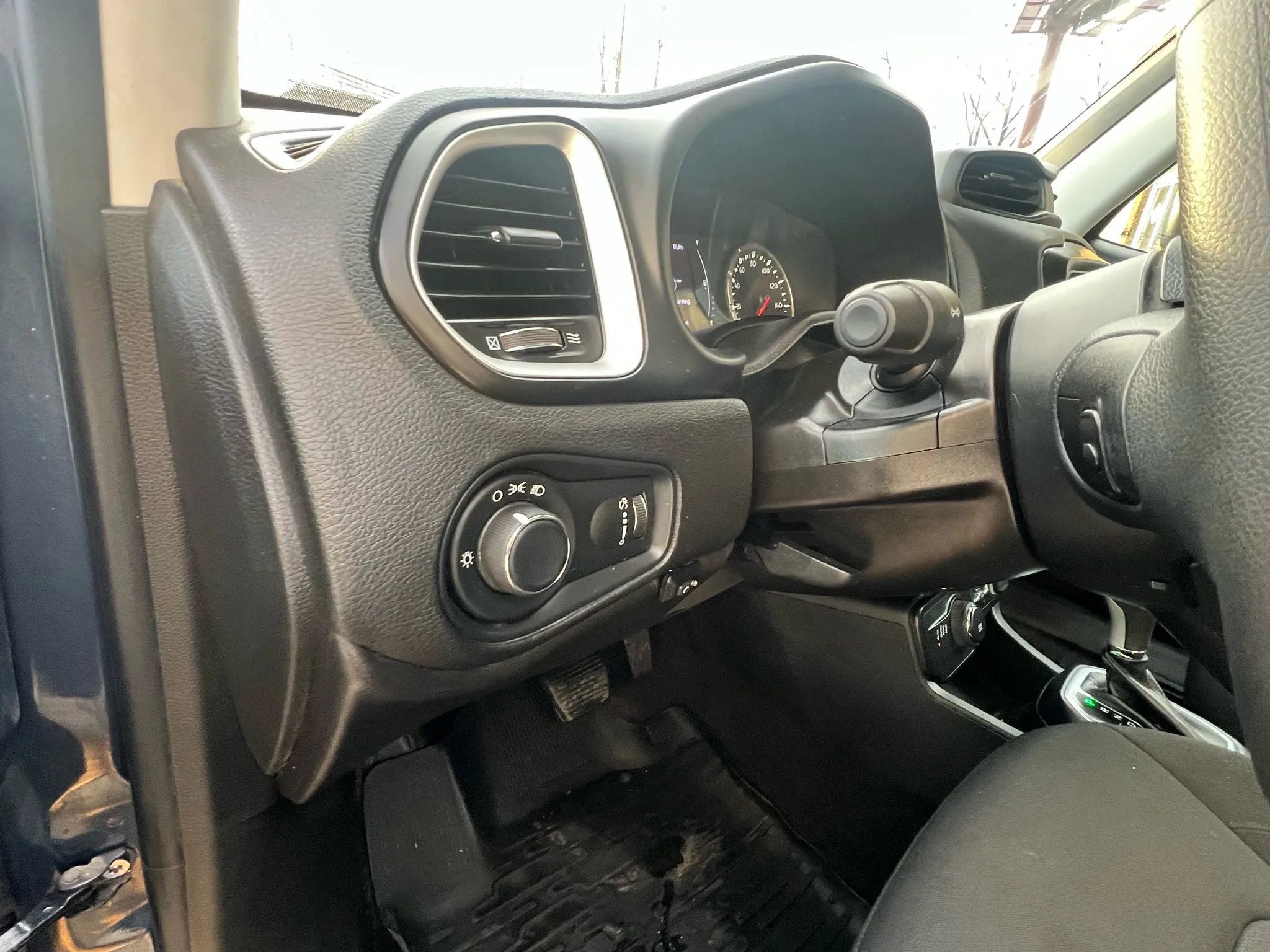 Used 2021 Jeep Renegade Sport image 26