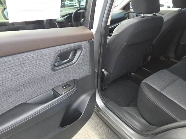 Used 2021 Nissan Rogue S AWD/4WD image 16