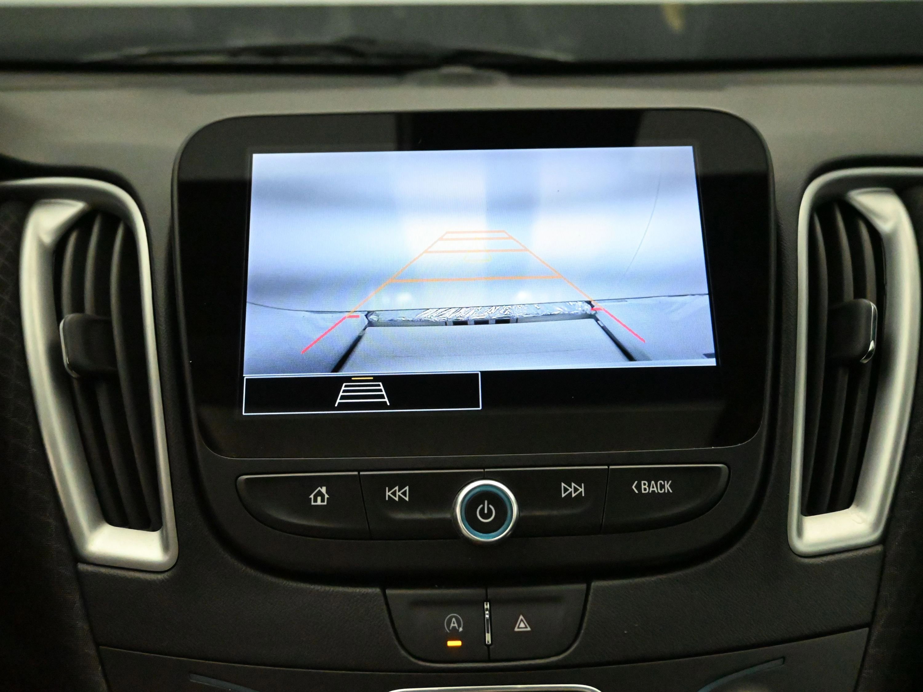 Used 2024 Chevrolet Malibu LT image 18