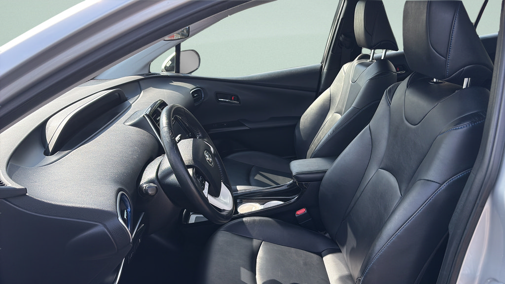 Used 2016 Toyota Prius Three Touring FWD image 9