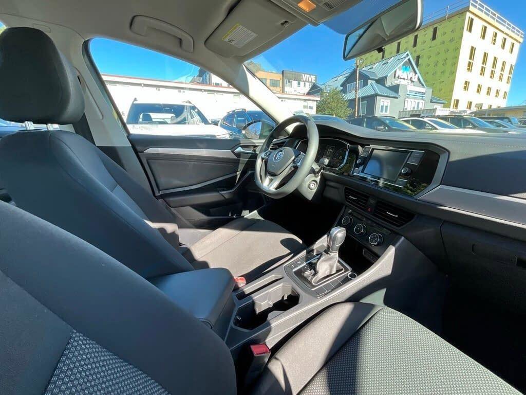 Used 2021 Volkswagen Jetta S image 17