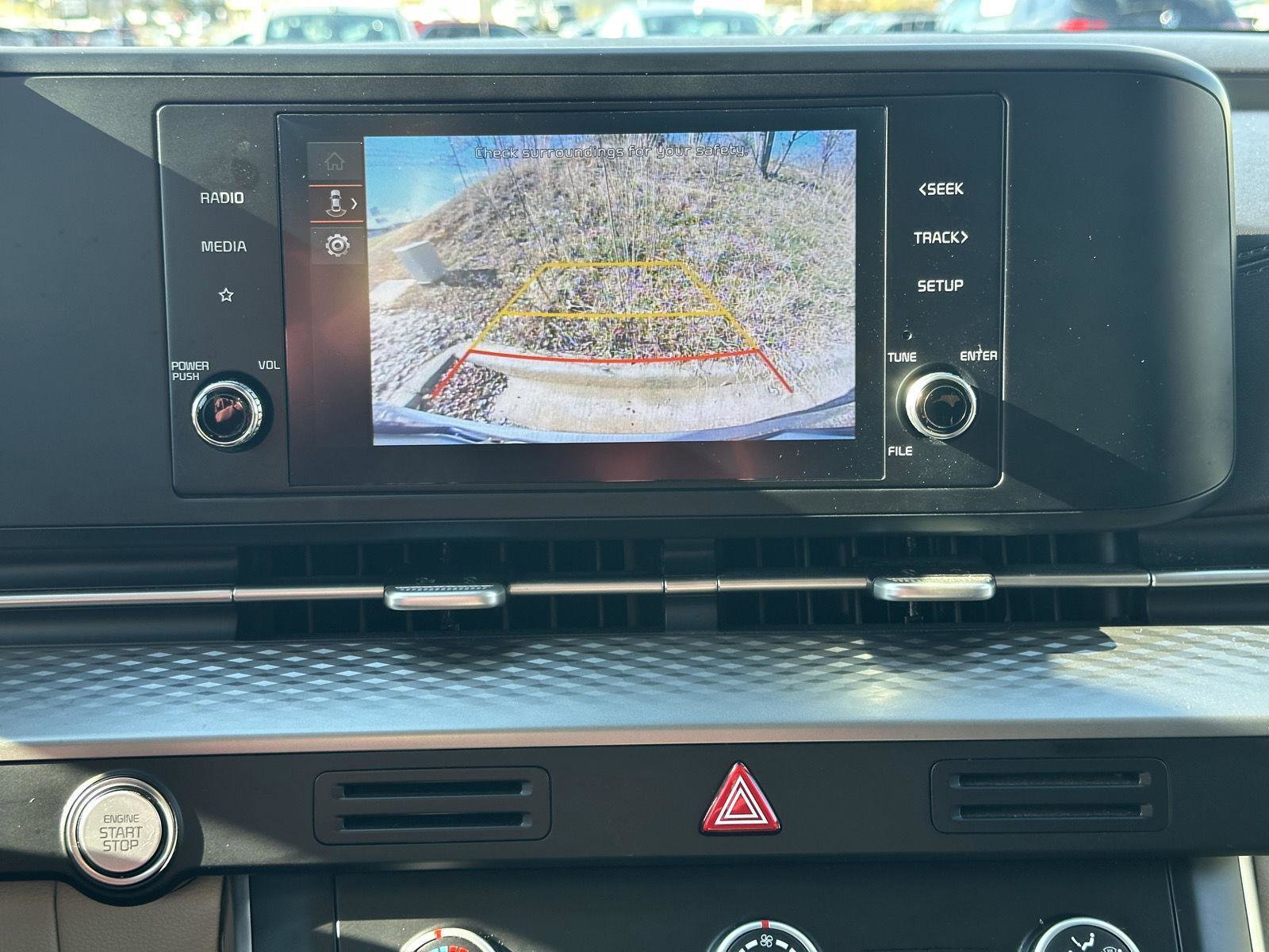 Used 2023 Kia Carnival LX w/ Paint Protection Package image 21