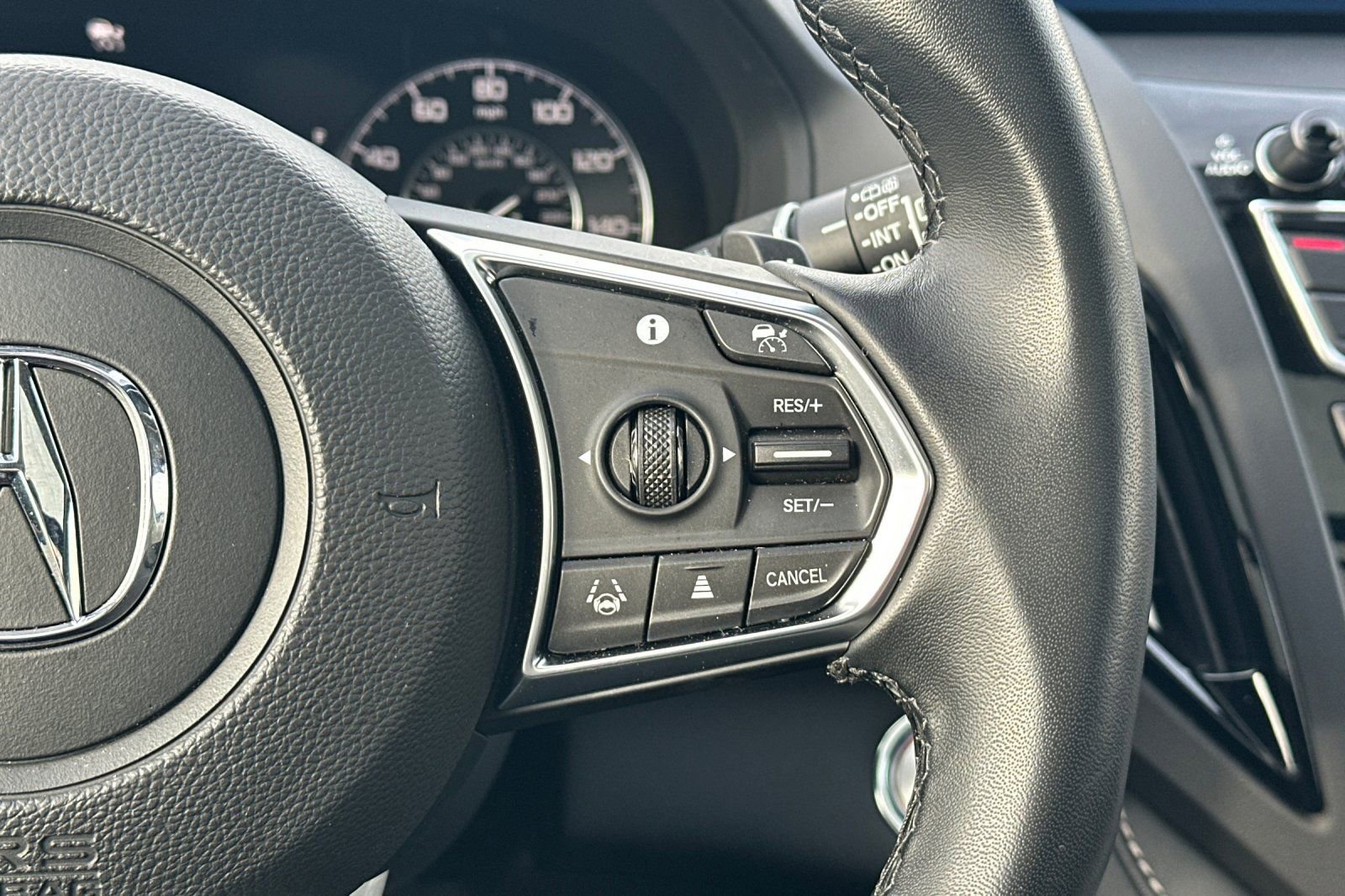 Used 2023 Acura RDX w/ Technology Package image 31