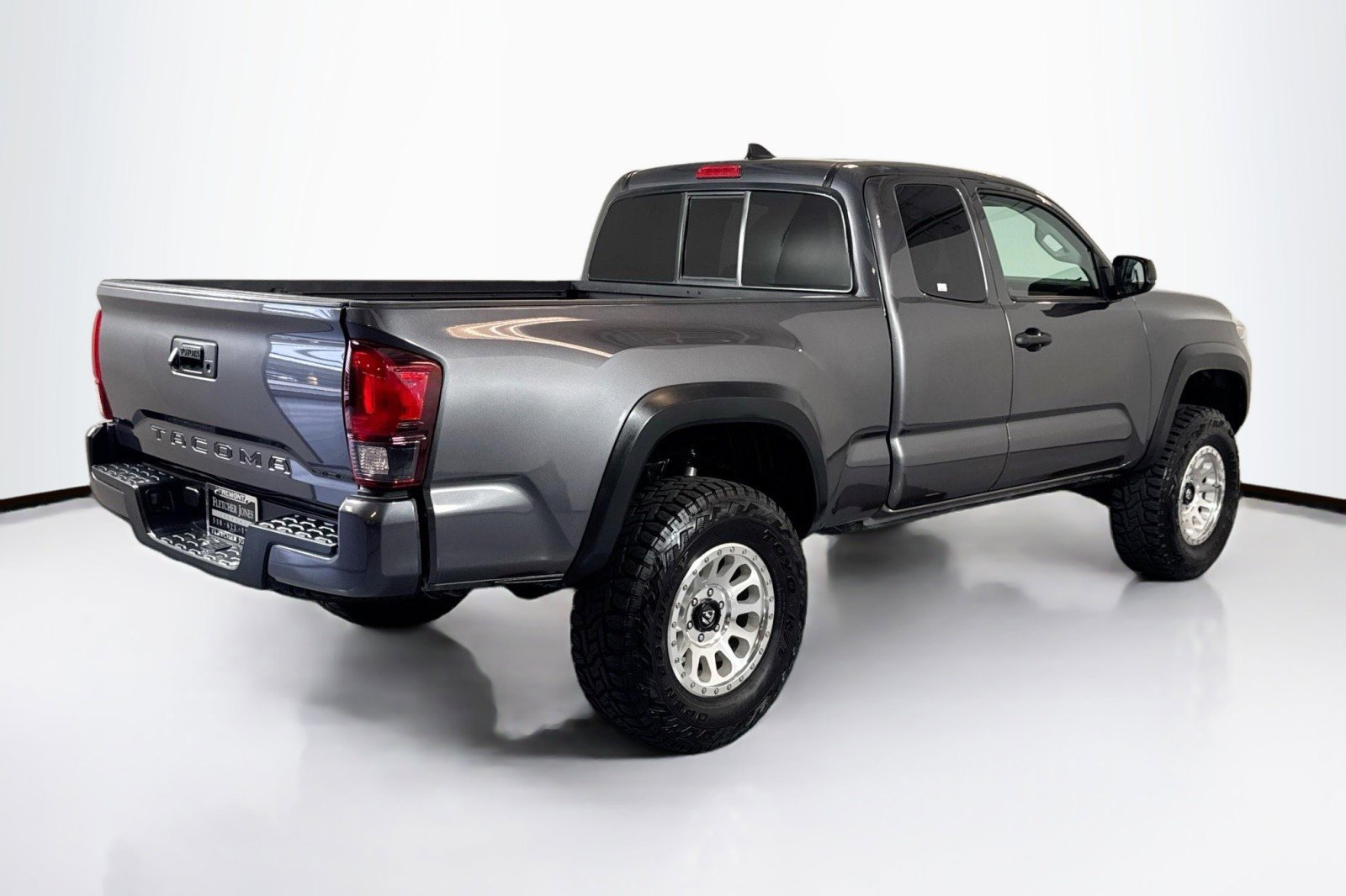 Used 2019 Toyota Tacoma SR w/ SX Package RWD image 5