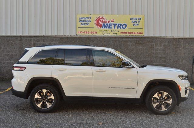 Used 2023 Jeep Grand Cherokee 4WD 4xe w/ Luxury Tech Group II video 1
