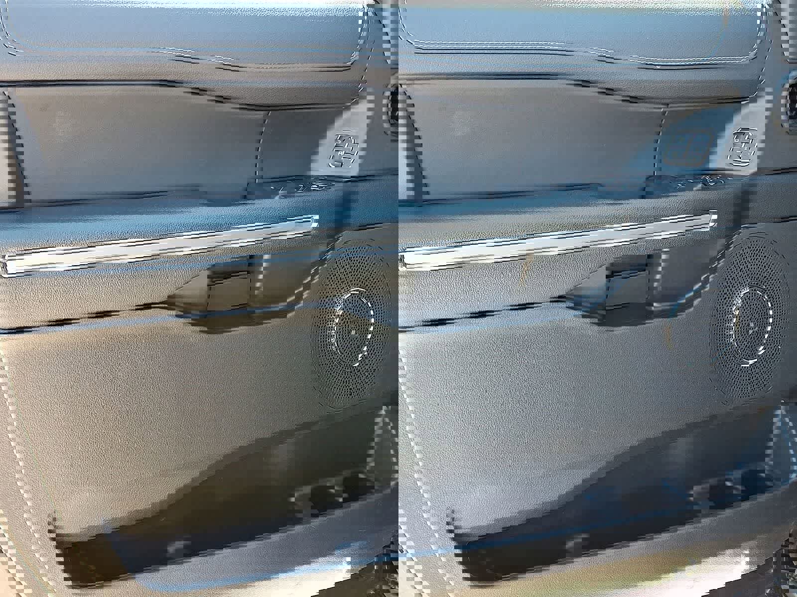 Used 2023 Ford Expedition XLT image 28