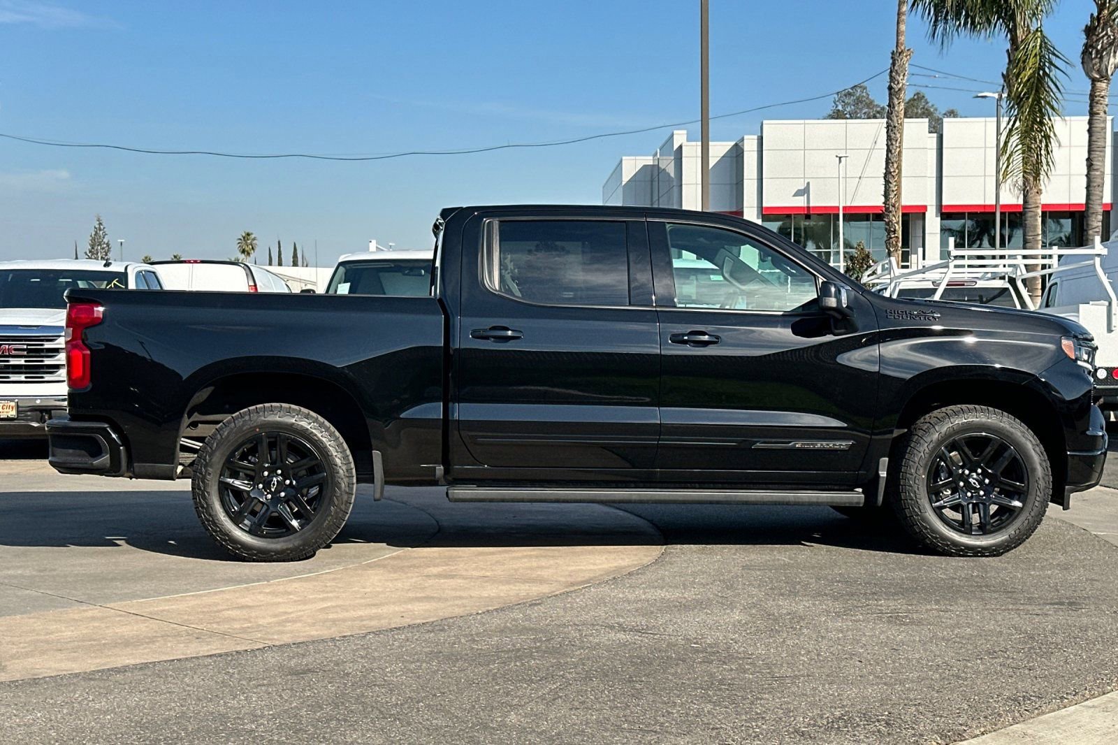 Certified 2025 Chevrolet Silverado 1500 High Country w/ Midnight Edition video 3