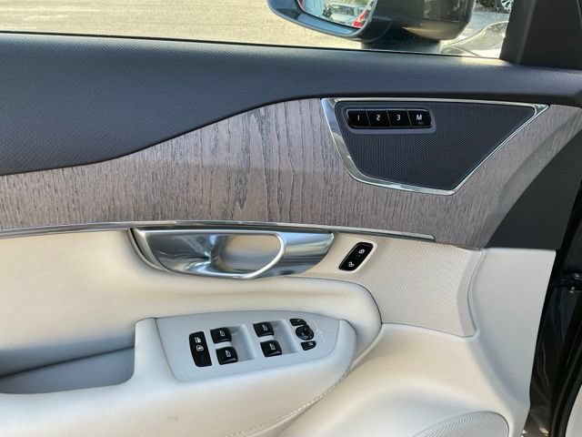 Certified 2023 Volvo XC90 B5 Plus AWD/4WD image 10