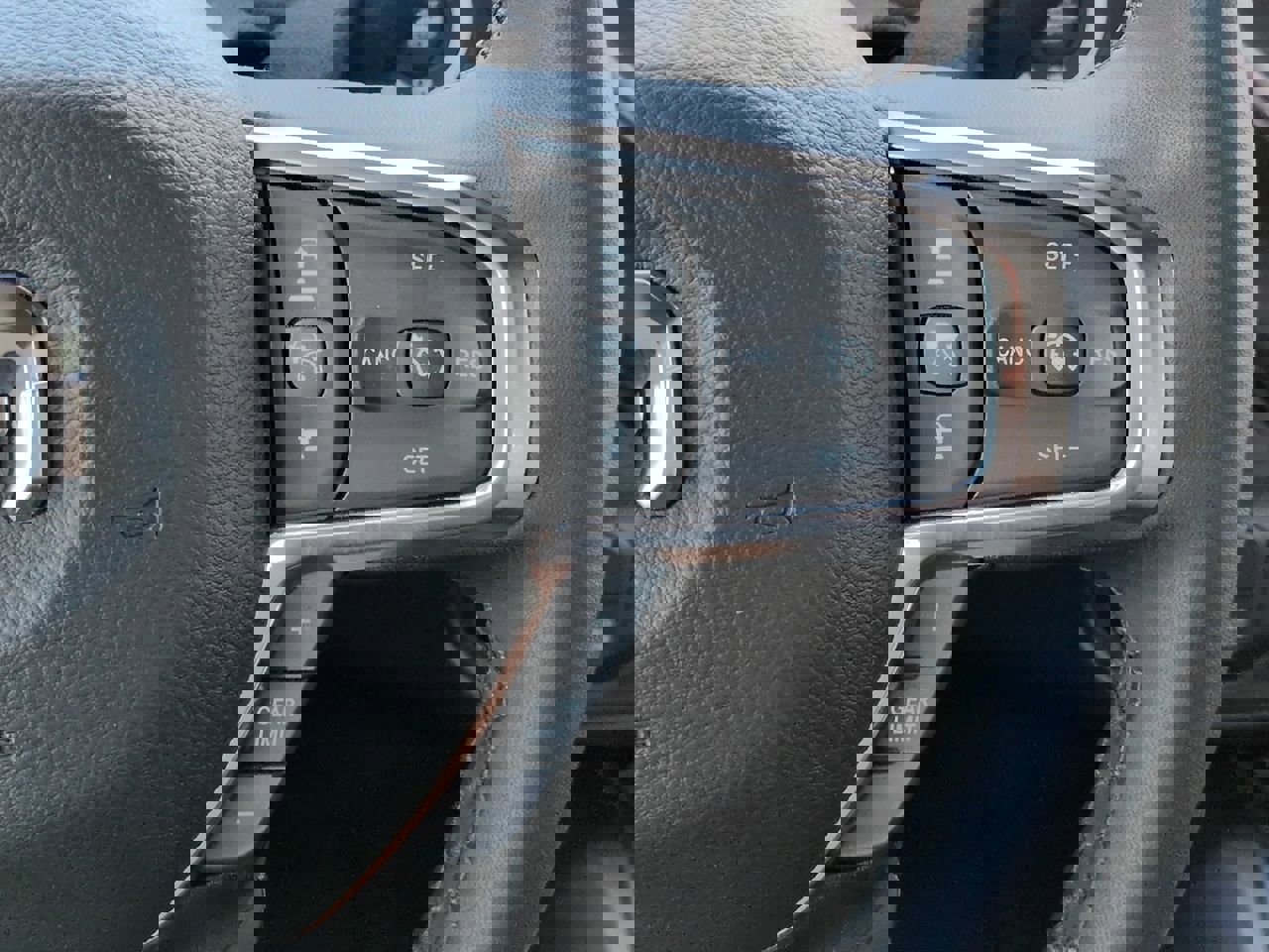 Used 2025 RAM 3500 Laramie AWD/4WD image 27