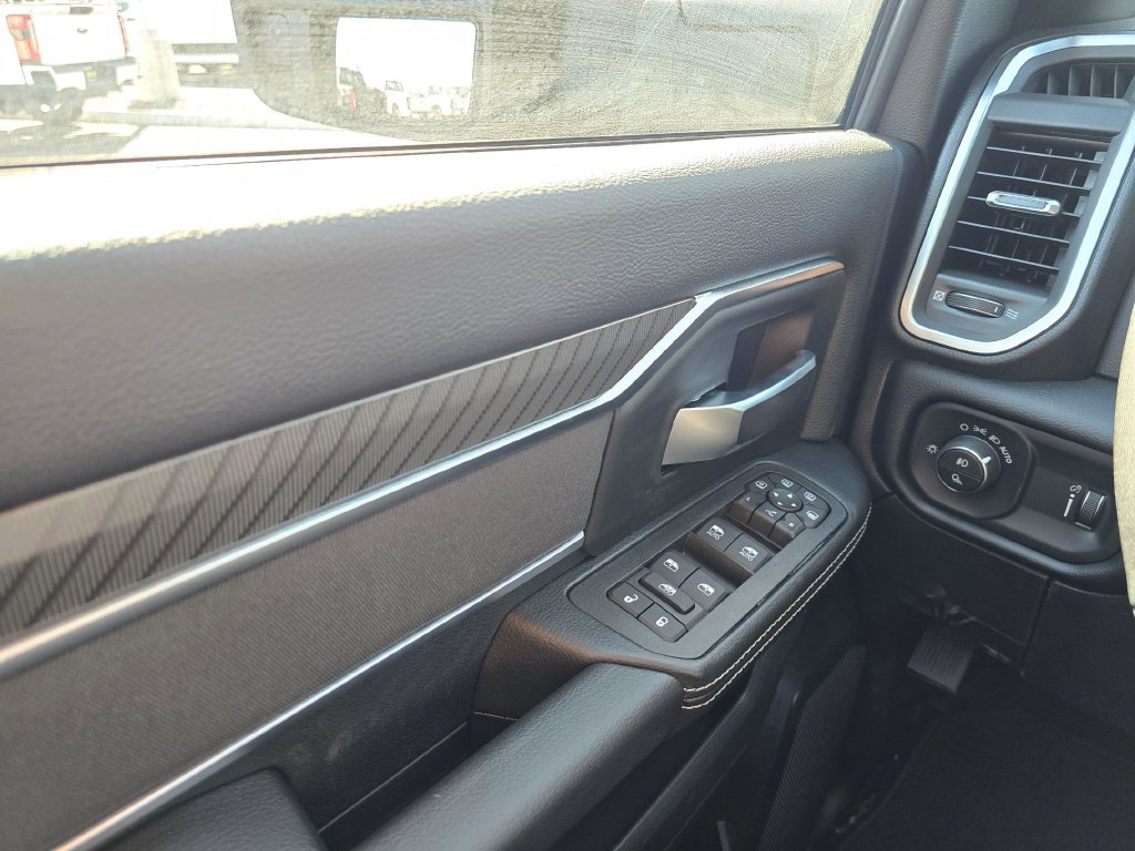 New 2026 RAM 3500 Big Horn AWD/4WD image 28