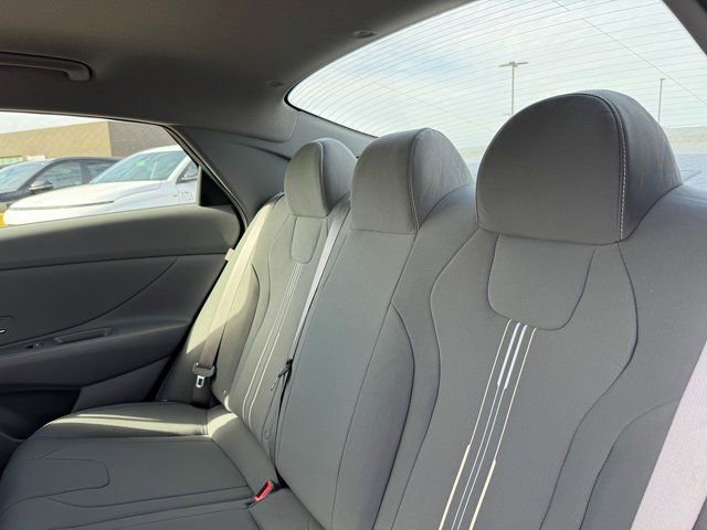 Used 2025 Hyundai Elantra Sport image 22