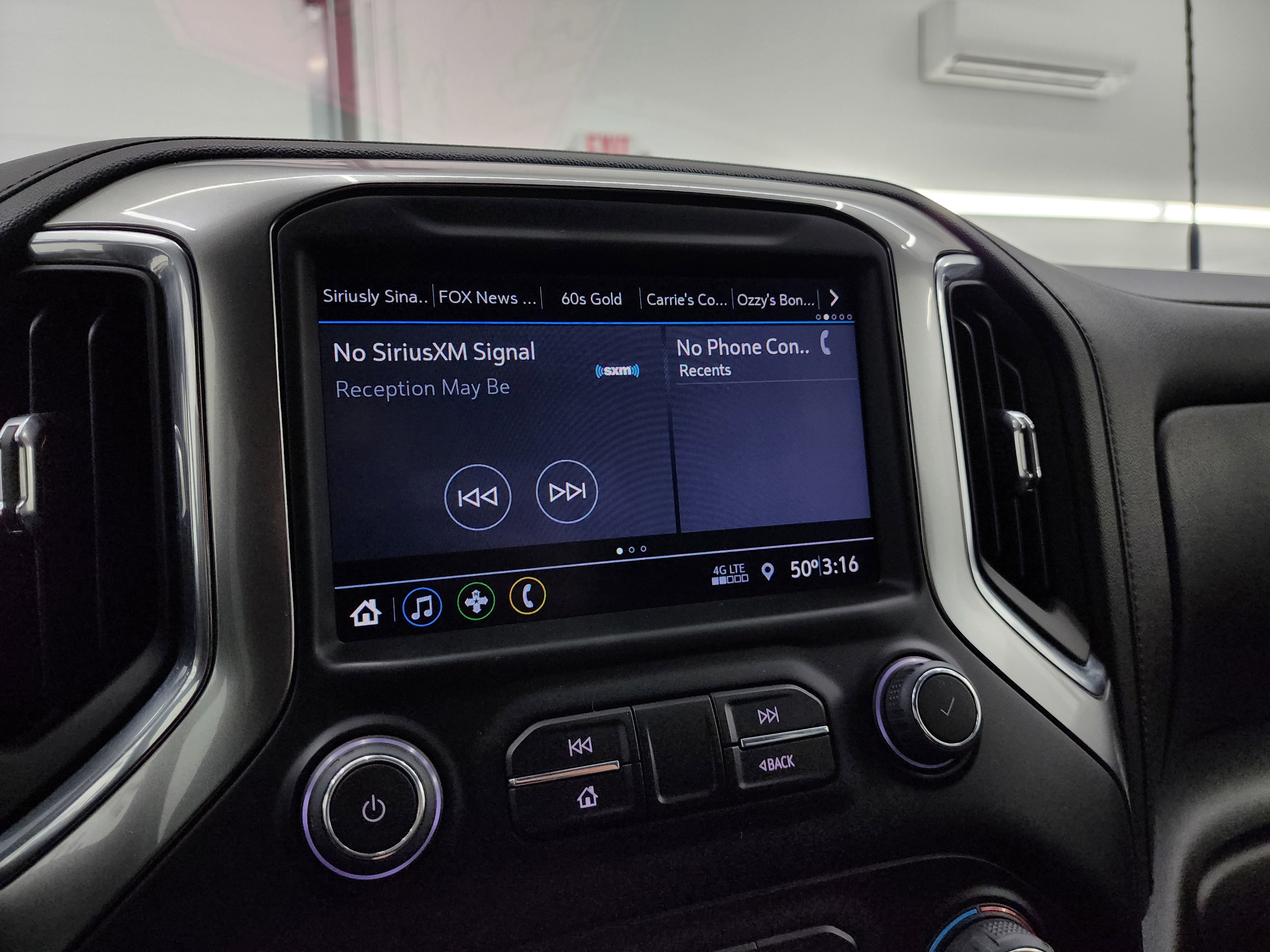 Used 2022 Chevrolet Silverado 2500 LT w/ Convenience Package image 46